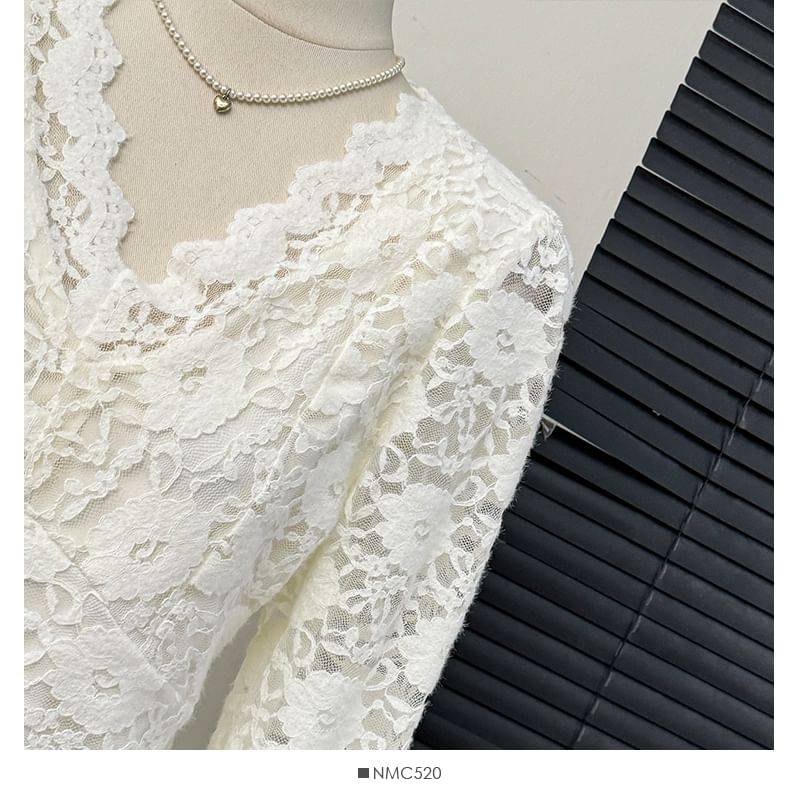 Fleece Lined V-Neck Lace Crop Top