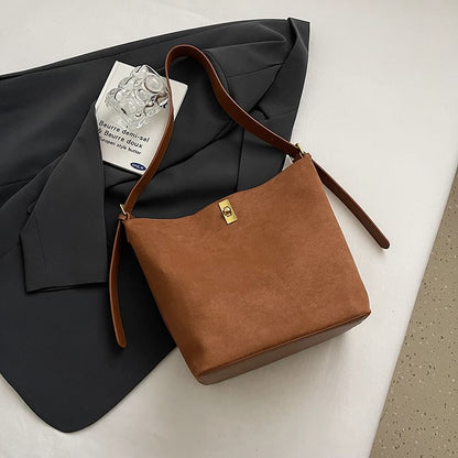 Plain Bucket Bag With Pouch