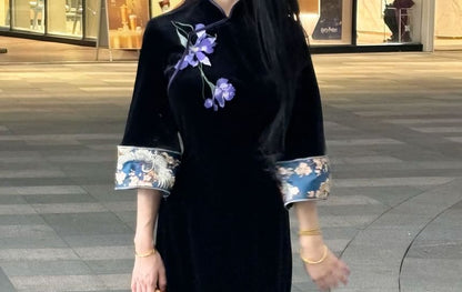 3/4 Sleeve Mandarin Collar Floral Embroidered Velvet Qipao