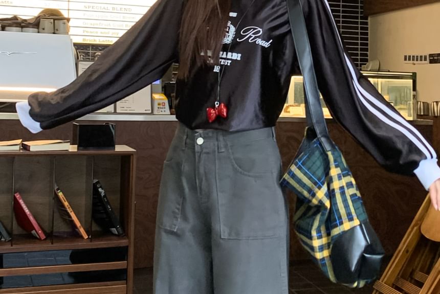 Mid Rise Plain Baggy Cargo Pants