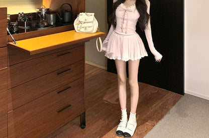 Long-Sleeve Scoop Neck Hooded Plain Lace Trim Top / Mid Rise Lace Trim Mini A-Line Skirt