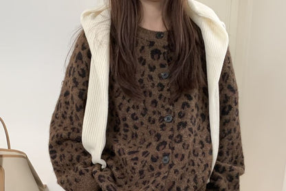 Leopard Patterned Round Neck Cardigan