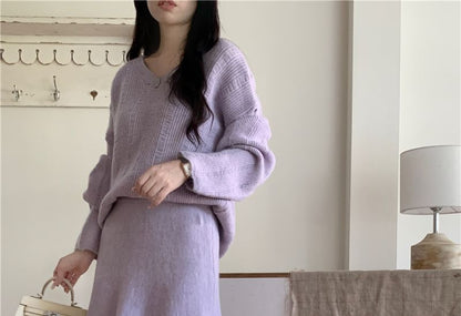 Two-Piece Set: V-Neck Sweater & Knit Maxi Skirt - Distressed Style