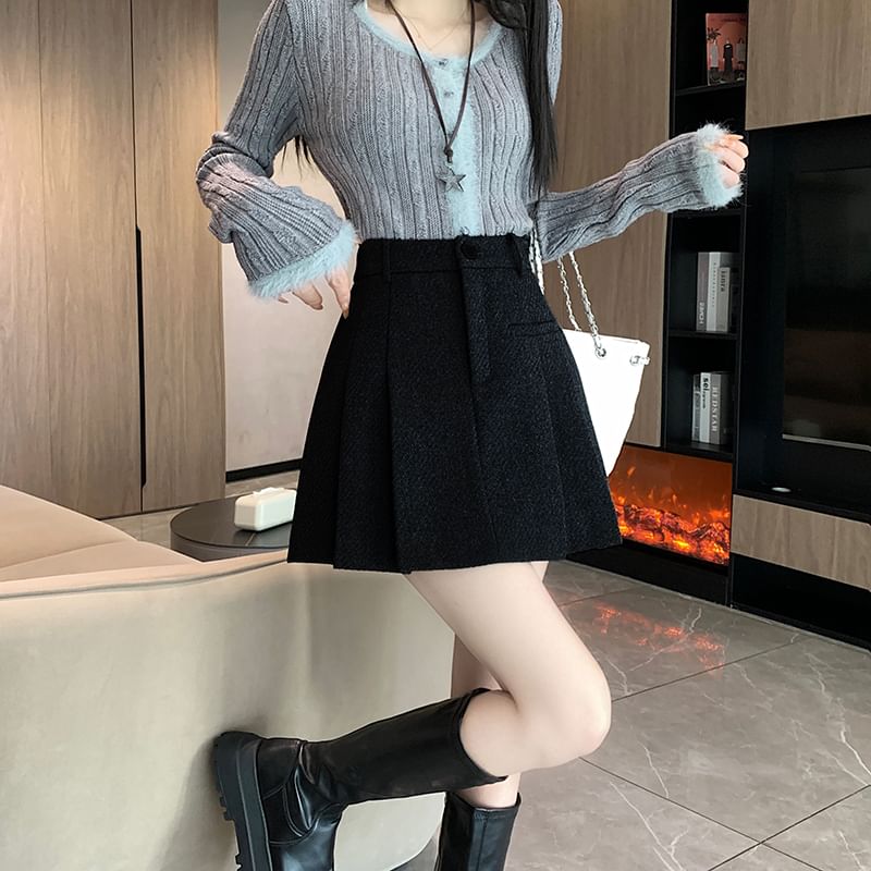 High-Waisted Pleated A-Line Mini Skirt - Solid Design