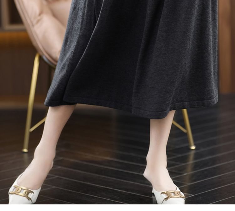 Stretch-Band Solid Midi Flared Skirt