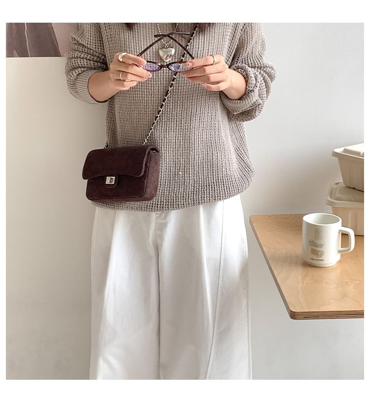 Chain Strap Quilted Flap Crossbody Bag