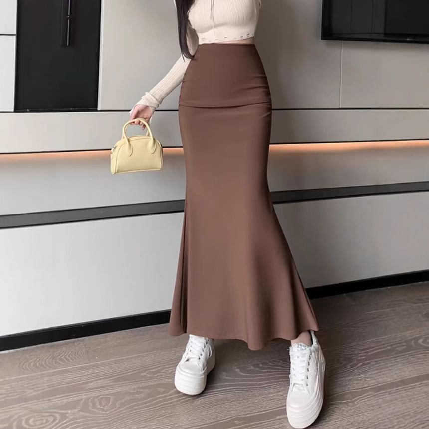 High-Rise Solid Mermaid Hem Midi Skirt