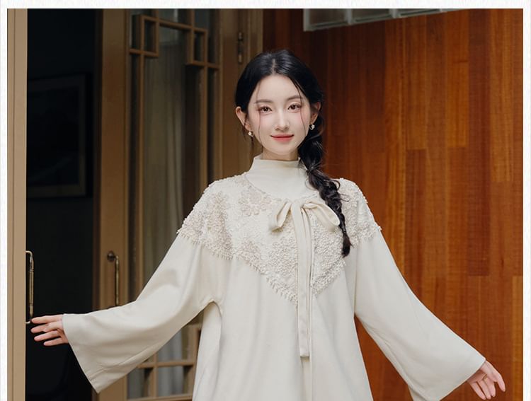 Long-Sleeve High Neck Plain Floral Top / Long-Sleeve High Neck Plain Midi Knit Dress