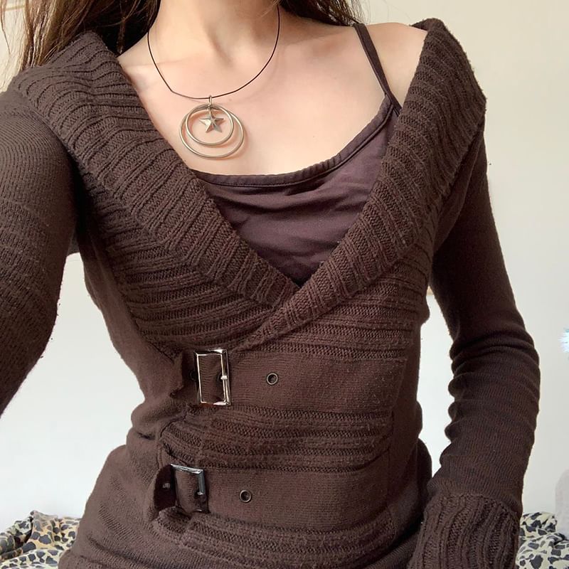 V-Neck Plain Buckle Up Cropped Sweater