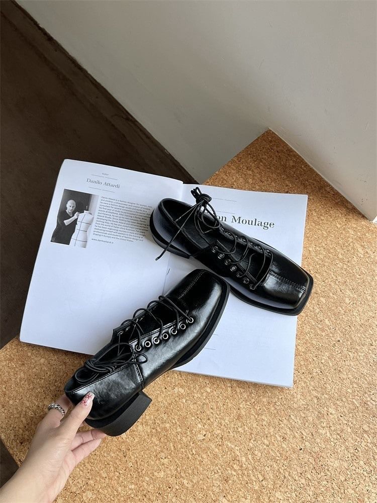 Toe Lace-Up Flats Square