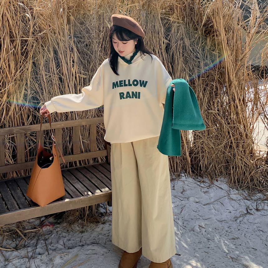 Plus Size Crew Neck Lettering Sweatshirt