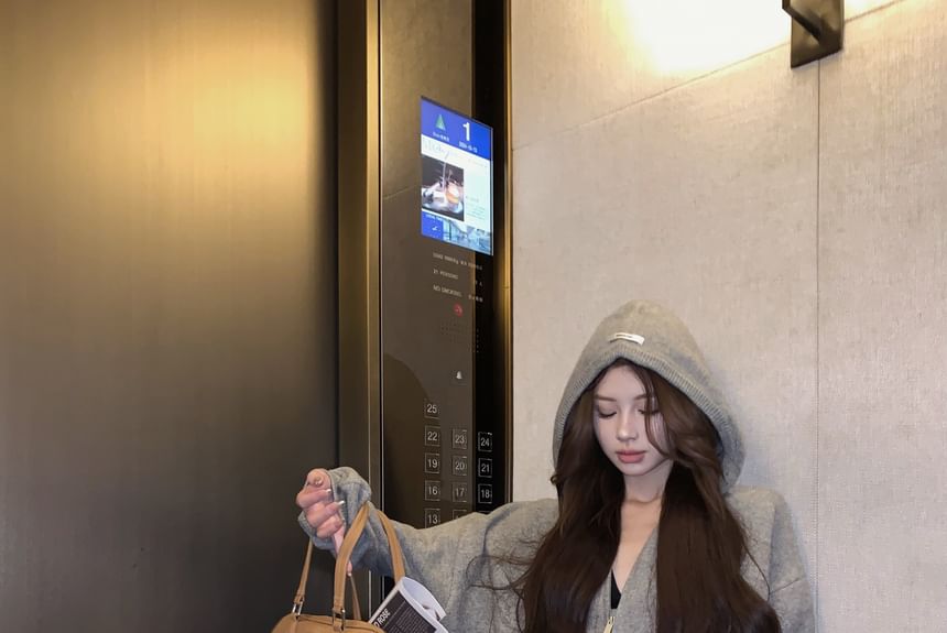 Melange Applique Zip Hoodie / Mid Rise Knit Shorts