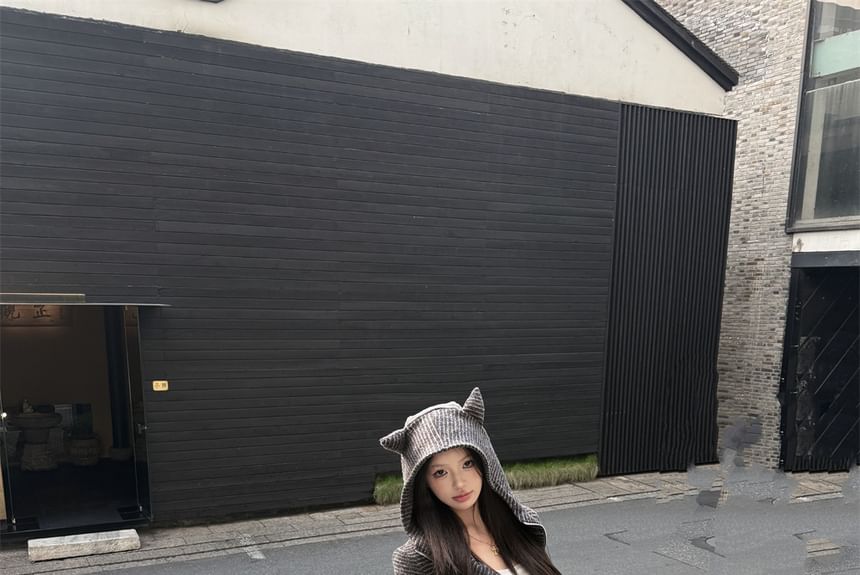 Striped Devil Horn Accent Crop Zip Hoodie / Drawstring Waist Bootcut Sweatpants