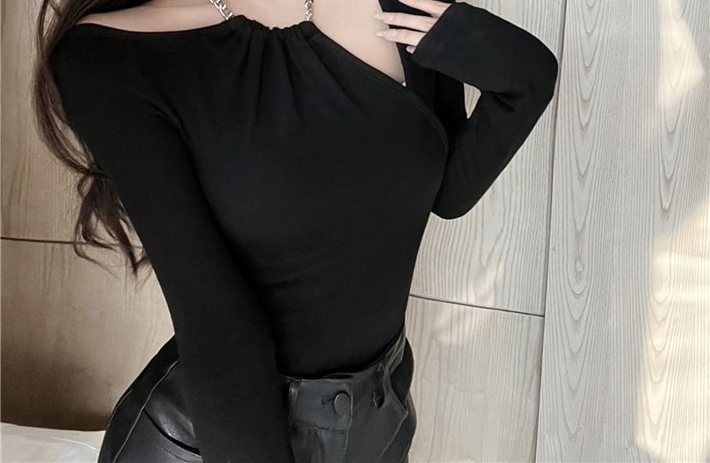 Long-Sleeve Halter Neck Off-Shoulder Plain Asymmetrical Slim Fit Tee