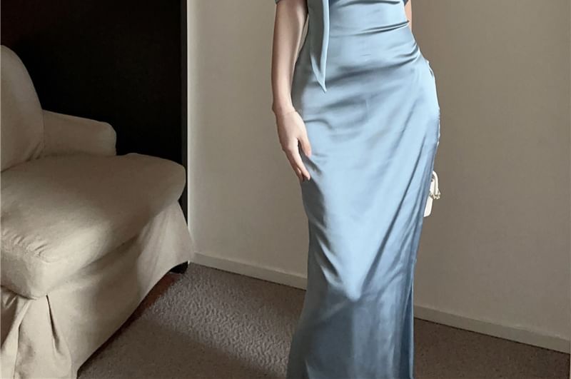 Set: Off-Shoulder Plain Satin Mermaid Evening Gown + Scarf