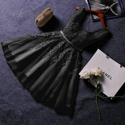Sleeveless V-Neck Floral Applique Mesh Midi A-Line Cocktail Dress