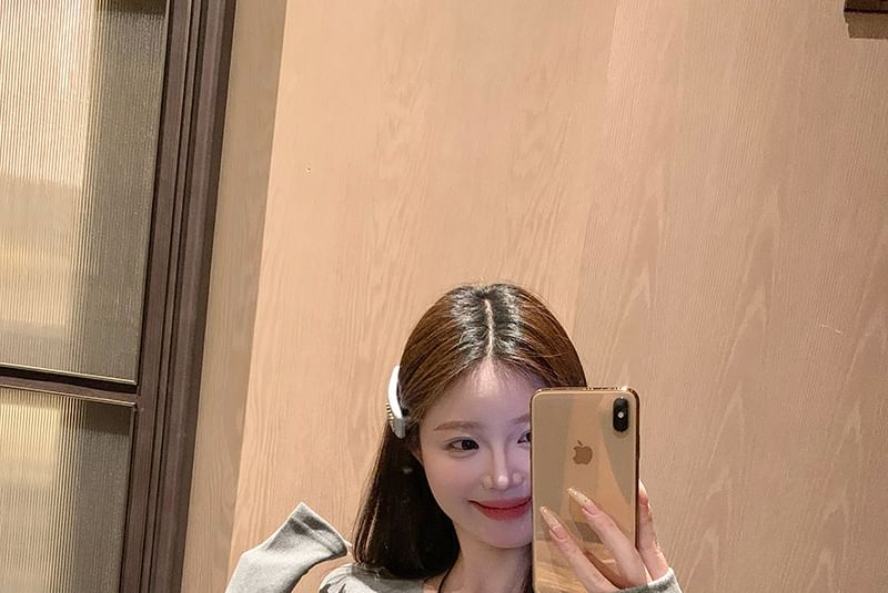 Long-Sleeve Crewneck Ruffle Plain Top