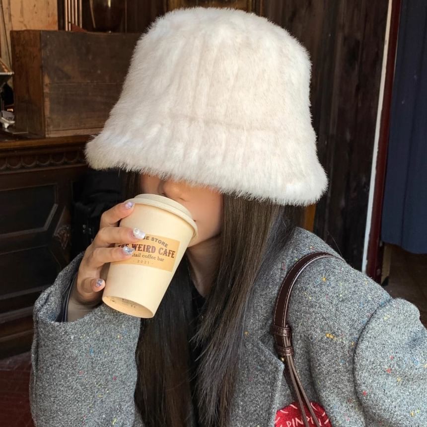 Plain Fluffy Bucket Hat
