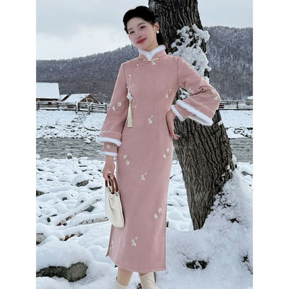 Flared-Sleeve Flower Embroidered Side-Slit Midi Qipao / Plain Capelet