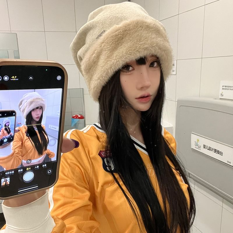 Fluffy Beanie Plain Panel