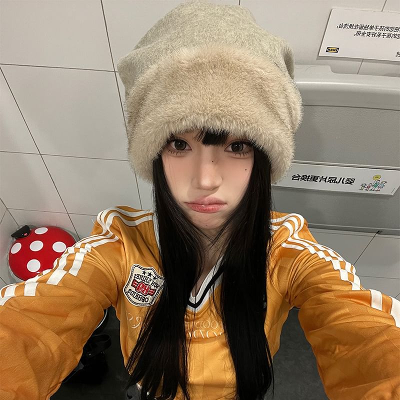 Fluffy Beanie Plain Panel