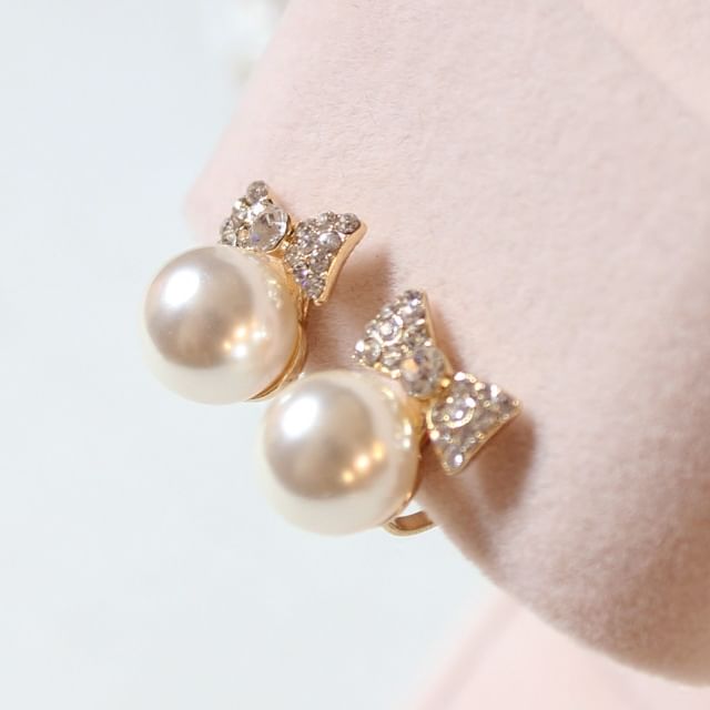 Bow Faux Pearl Earring