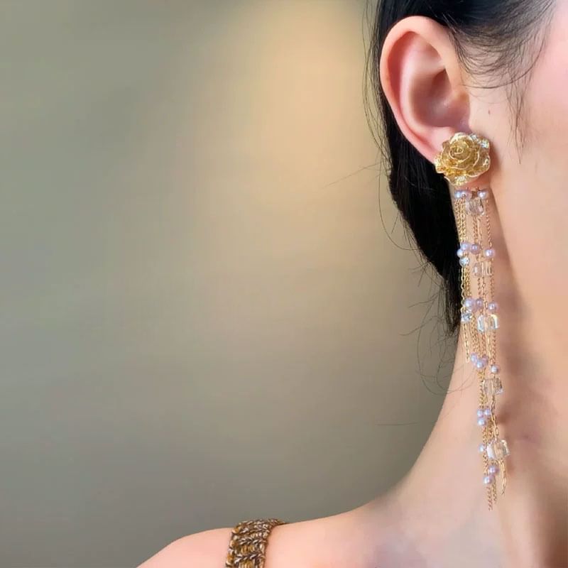 Faux Pearl Flower Stud Earring