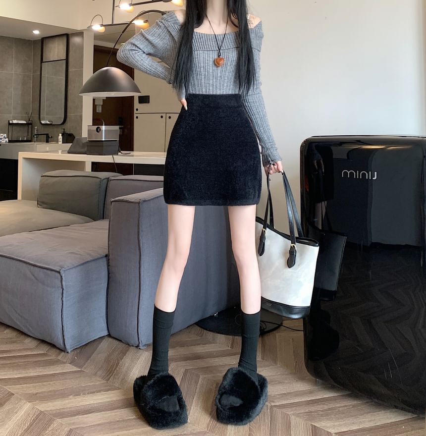 High Rise Plain Fluffy Mini Pencil Skirt