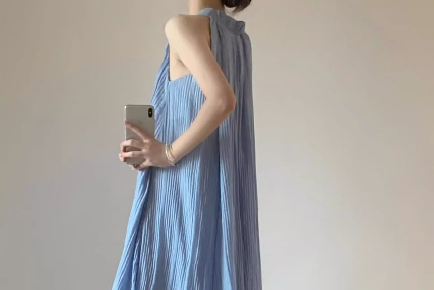 Sleeveless Round Neck Solid Pleated Maxi A-Line Dress