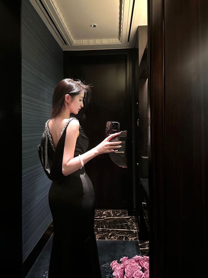 Sleeveless Scoop Neck Plain Backless Rhinestone Mermaid Evening Gown