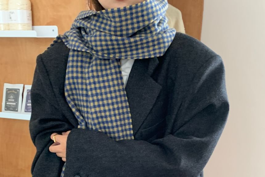 Plaid Applique Fringed Trim Scarf