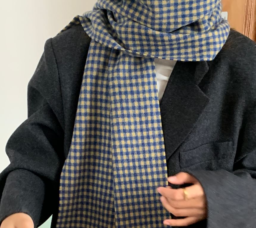 Plaid Applique Fringed Trim Scarf