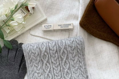 Plain Cable-Knit Scarf