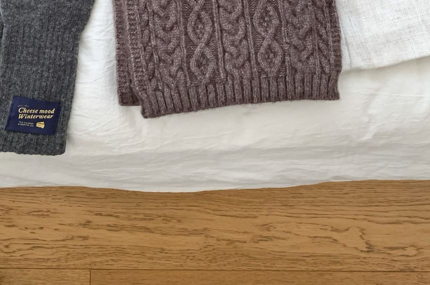 Plain Cable-Knit Scarf