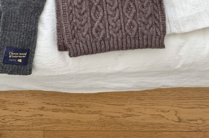 Plain Cable-Knit Scarf