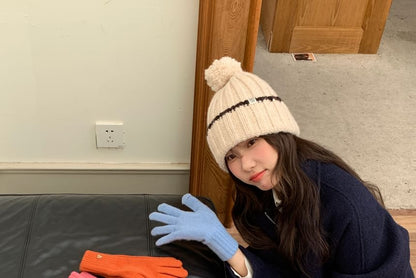 Heart Buttoned Knit Gloves