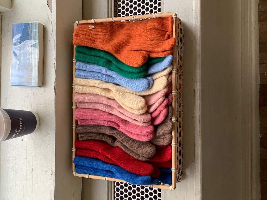 Heart Buttoned Knit Gloves