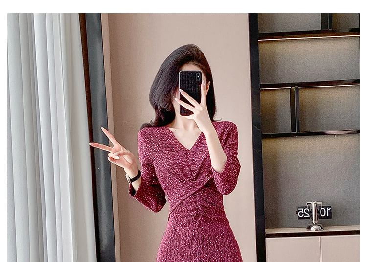 Long Sleeve V-Neck Rhinestone Ruched Floor-Length Mermaid Dress