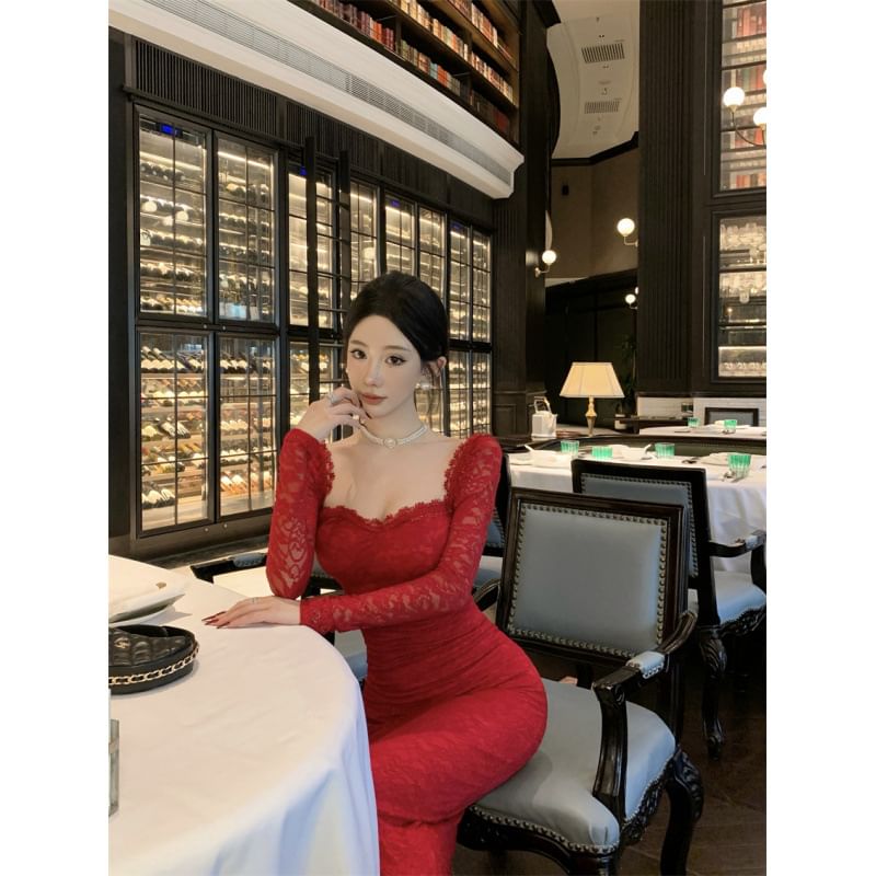 Long Sleeve Square Neck Lace Body-Hugging Maxi Gown