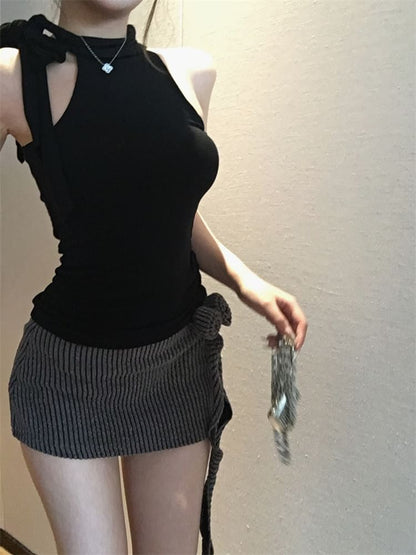 Mock Neck Plain Halter Top / Low Waist Flower Detail Mini Pencil Skirt