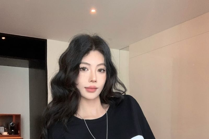 Mock Two-Piece Long-Sleeve Crew Neck Lettering Lace Panel Tee