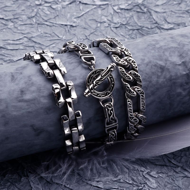 Debossed Chained Necklace & Bracelet Set