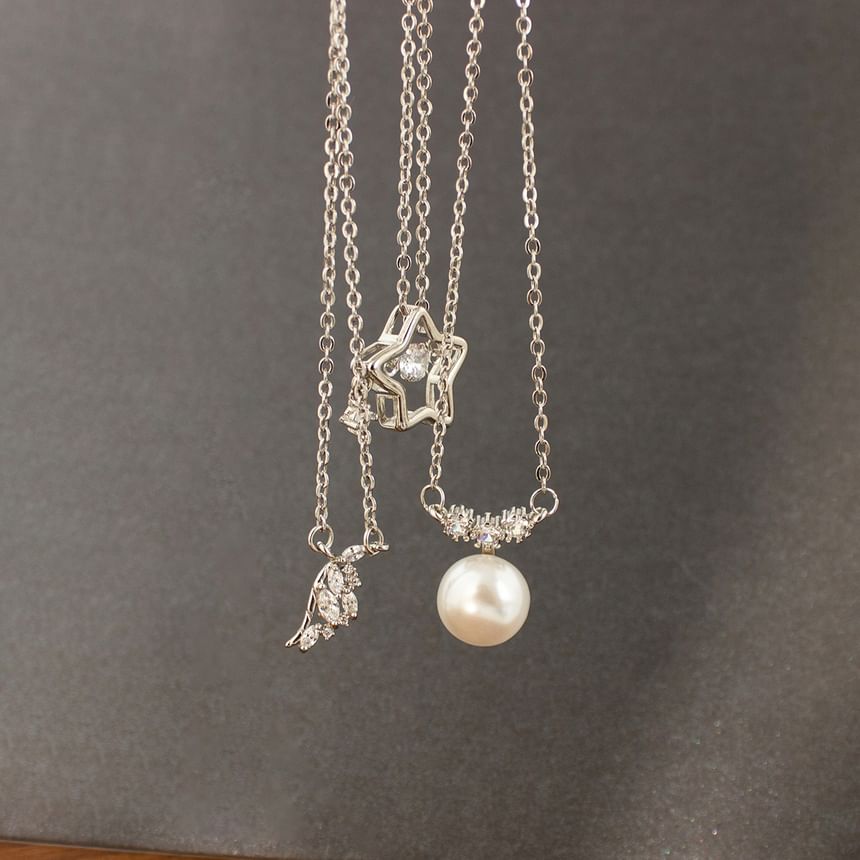 Star / Faux Pearl / Rhinestone Pendant Necklace