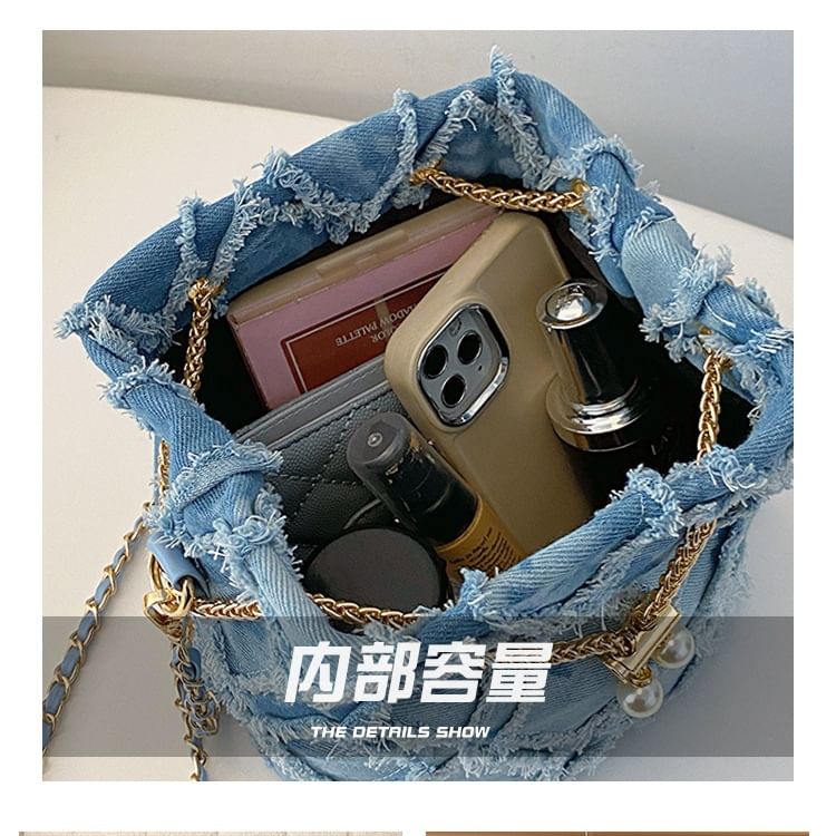 Chain Strap Frayed Drawstring Bucket Bag