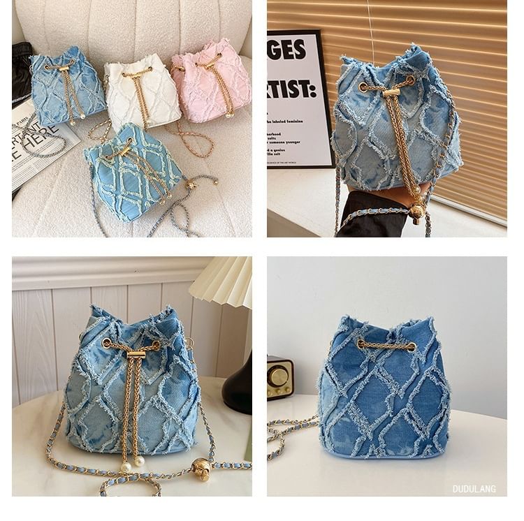 Chain Strap Frayed Drawstring Bucket Bag