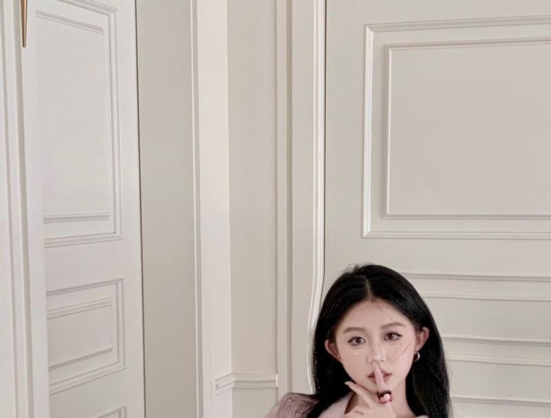 Long Sleeve Collared V-Neck Striped Shirt / High Waist Plain Pleated Mini A-Line Skort / Belt / Set