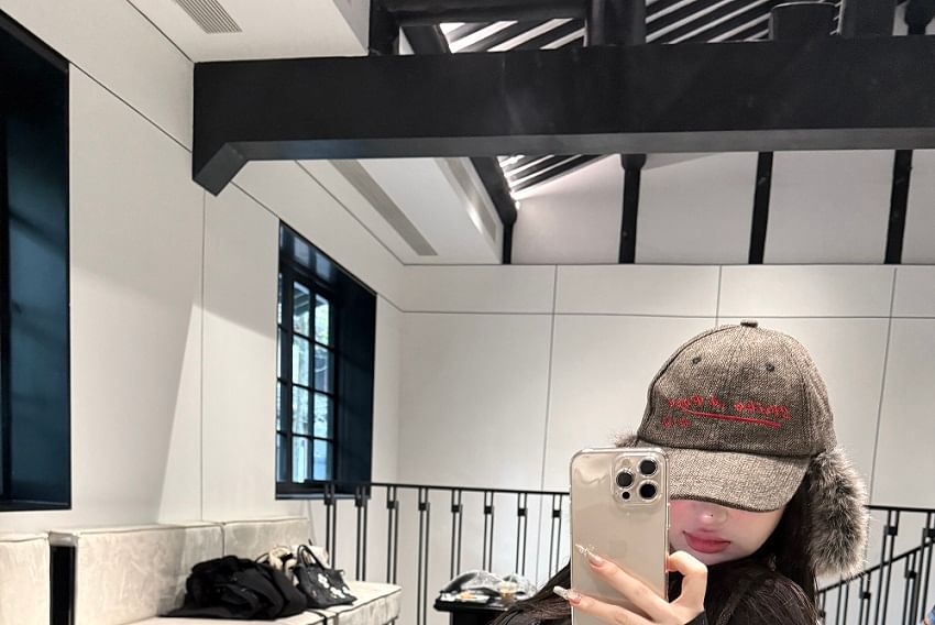 Long-Sleeve Collar Plain Cropped Tee / Low Rise Inverted Pleated Wide Leg Pants