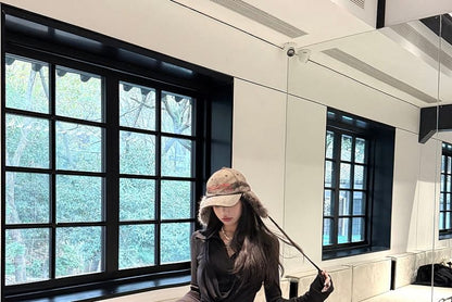 Long-Sleeve Collar Plain Cropped Tee / Low Rise Inverted Pleated Wide Leg Pants