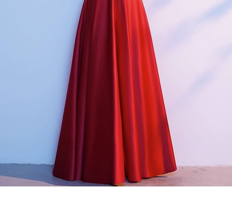 3/4-Sleeve V-Neck Embroidered A-Line Evening Gown