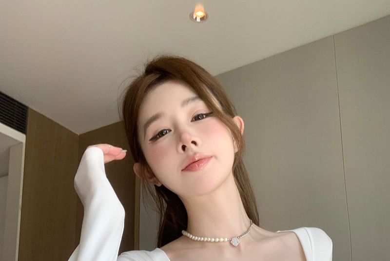 Long-Sleeve Square-Neck Plain Shirred Crop Top